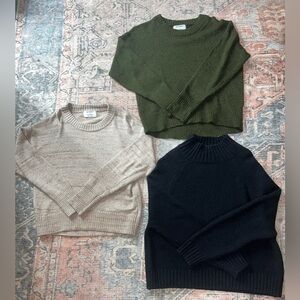 Old Navy Women's Sweater Trio - Black, Green, Beige All extra small